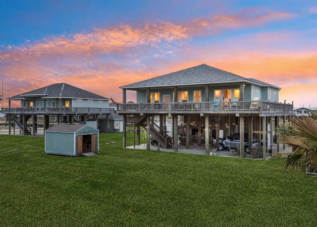 Property at 945 Gulfview Dr, Crystal Beach, TX 77650, 4 beds, 3 baths