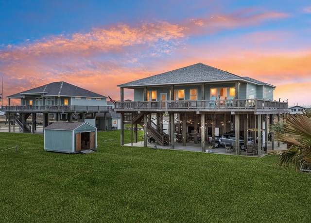 Property at 945 Gulfview Dr, Crystal Beach, TX 77650, 4 beds, 3 baths