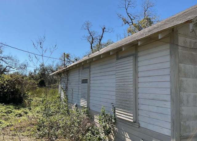 Property at 7103 Highway 36, Jones Creek, TX 77541, 2 beds, 1 bath