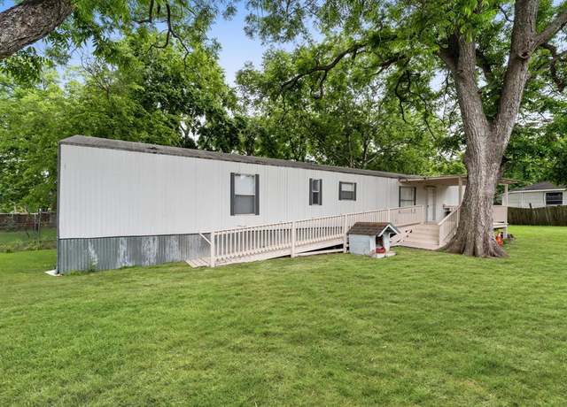 Property at 2106 Avenue C, Rosenberg, TX 77471, 3 beds, 2 baths