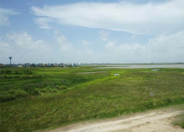 Property at 206 Nesmith Pl, Surfside Beach, TX 77541
