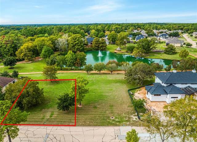 Property at 180 Bentwood Dr, Montgomery, TX 77356