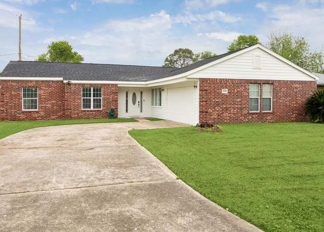 Property at 3910 Dolphin Ln, La Porte, TX 77571, 3 beds, 2 baths