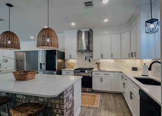 Property at 6804 Broadleaf Dr, Beaumont, TX 77708, 4 beds, 2 baths