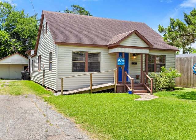 Property at 914 S Hill St, Alvin, TX 77511, 3 beds, 1.5 baths