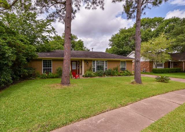 Property at 9030 Quebec Dr, Houston, TX 77096, 3 beds, 2 baths