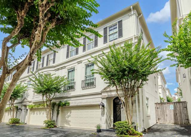 Property at 158 Oak Place Dr, Houston, TX 77006, 3 beds, 3.5 baths