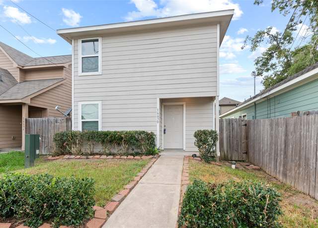 Property at 16630 E Hammon, Montgomery, TX 77316, 2 beds, 1.5 baths