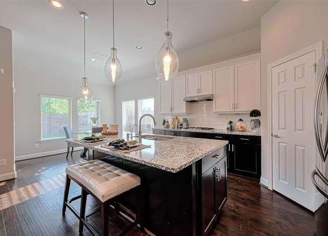 Property at 10147 Deerpark Dr, Missouri City, TX 77459, 4 beds, 3 baths
