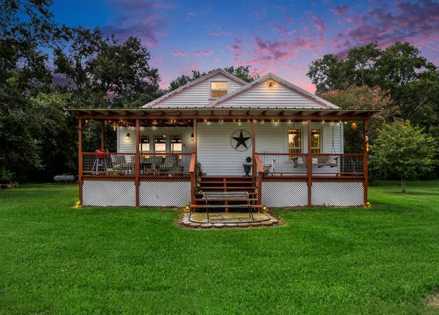 Property at 12122 Mueck Rd, Needville, TX 77461, 2 beds, 1 bath