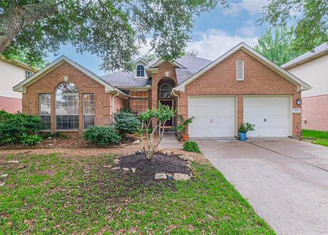Property at 16926 Pheasant Ridge Dr, Sugar Land, TX 77498, 4 beds, 2 baths
