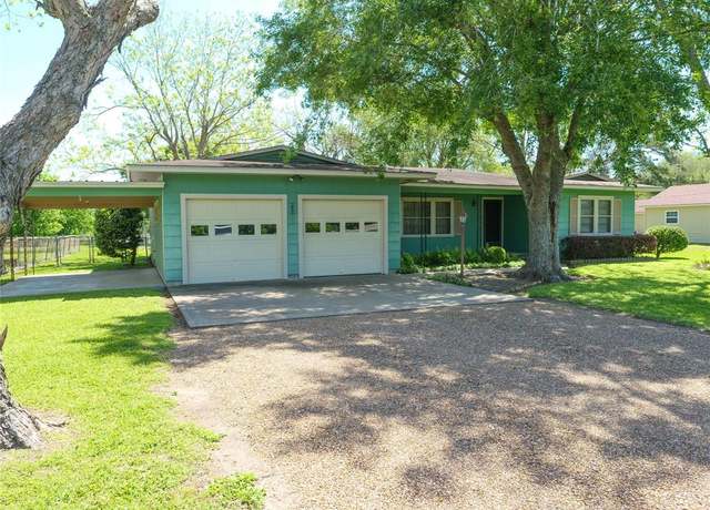 Property at 833 State Highway 172, Ganado, TX 77962, 2 beds, 1.5 baths