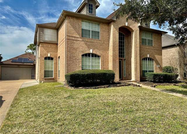 Property at 2616 Dixie Woods Dr, Pearland, TX 77581, 3 beds, 2.5 baths