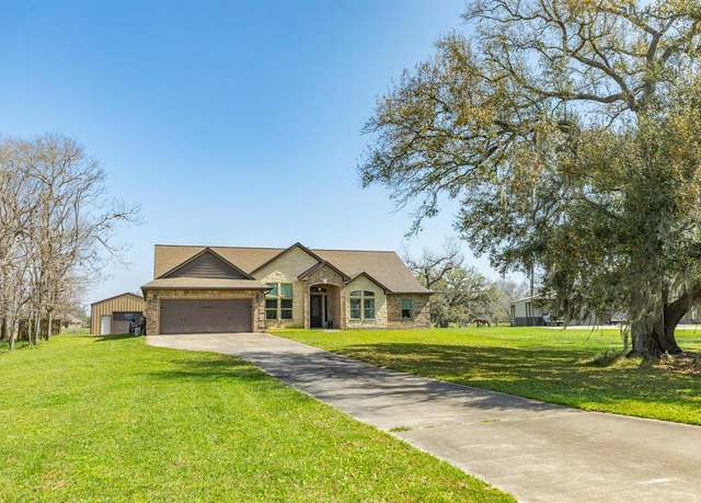 Property at 738 Stallion Cir, Angleton, TX 77515, 3 beds, 2.5 baths