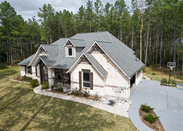 Property at 15516 Forest Grove Dr, Willis, TX 77378, 3 beds, 2.5 baths