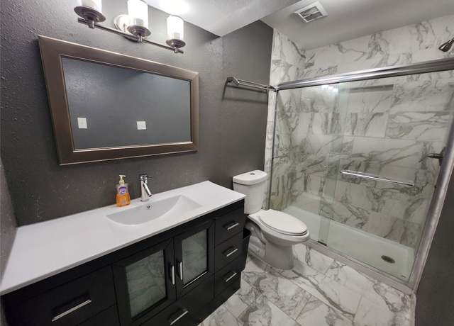 Property at 4500 Sherwood Ln #10, Houston, TX 77092, 1 bed, 1 bath