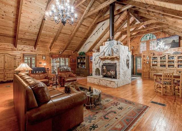 Property at 1142 County Road 770, Nacogdoches, TX 75964, 3 beds, 2 baths