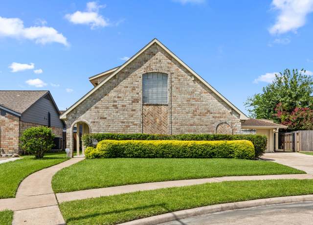 Property at 11410 Sagekaron Dr, Houston, TX 77089, 4 beds, 2.5 baths