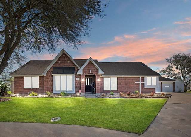 Property at 66 S Calla Lily Ct, Lake Jackson, TX 77566, 4 beds, 2 baths