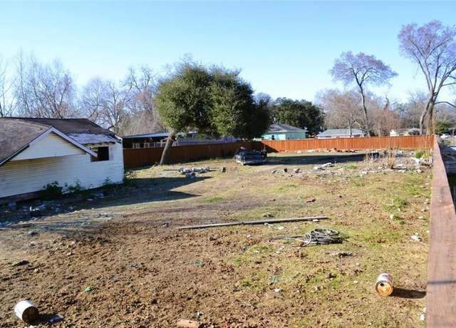 Property at 824 W Rittenhouse Rd, Houston, TX 77091