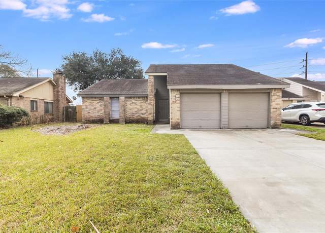 Property at 2530 Long Reach Dr, Sugar Land, TX 77478, 3 beds, 2 baths