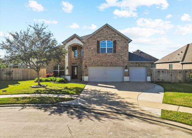 Property at 6303 Wood Creek Ln, League City, TX 77573, 4 beds, 2.5 baths