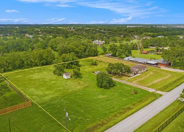 Property at 14030 Santo Park Rd, Dickinson, TX 77539, 3 beds, 2 baths