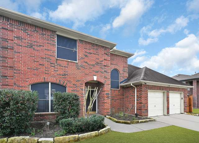 Property at 15823 Mission Glen Dr, Houston, TX 77083, 4 beds, 2.5 baths