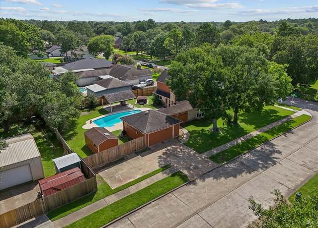 Property at 1017 Tipperary Ave, Friendswood, TX 77546, 4 beds, 2.5 baths
