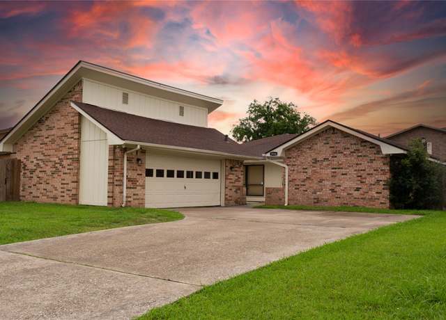 Property at 3936 Turtle Creek Dr, Port Arthur, TX 77642, 3 beds, 2 baths