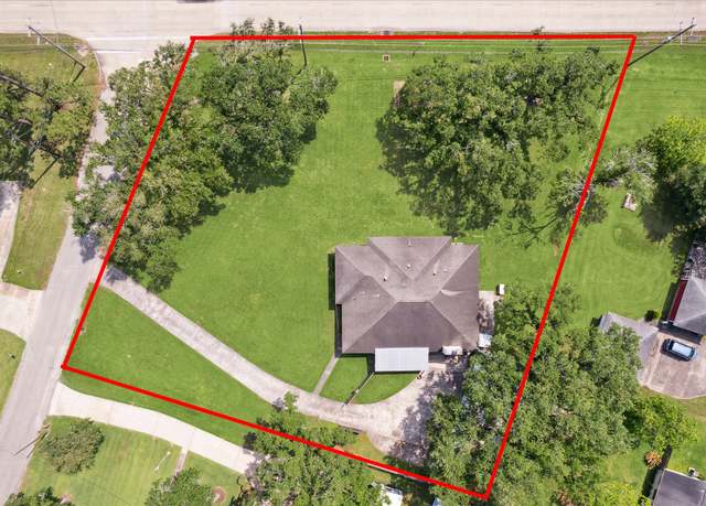Property at 3224 Patricia Ln, Pearland, TX 77581, 3 beds, 3 baths