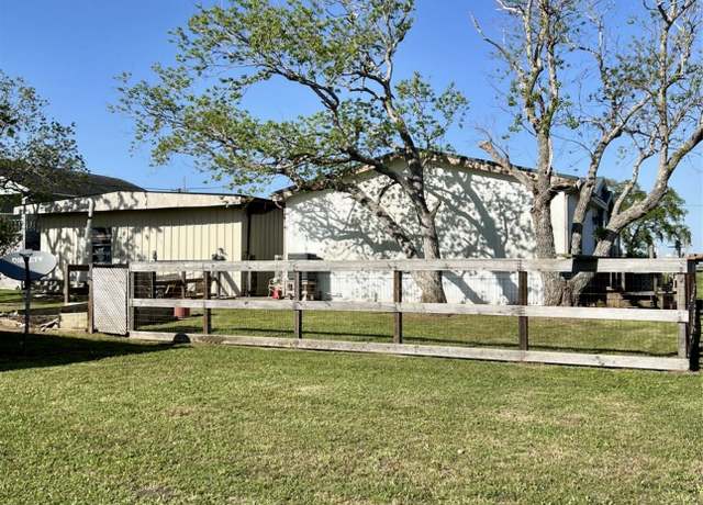 Property at 5107 County Road 469, Brazoria, TX 77422, 3 beds, 2 baths