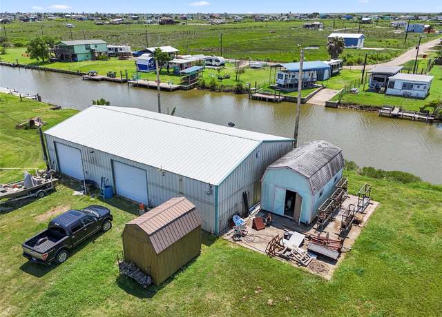 Property at 429 Hall Ave, Sargent, TX 77414