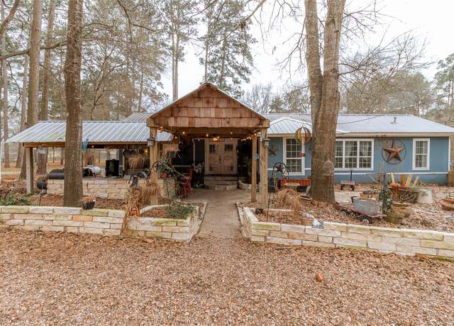 Property at 5324 Winona Ln, Navasota, TX 77868, 4 beds, 2.5 baths