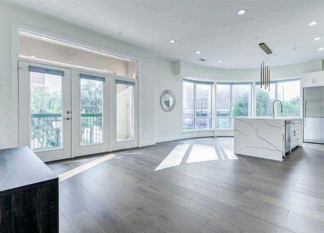 Property at 300 St Joseph Pkwy #112, Houston, TX 77002, 2 beds, 2.5 baths