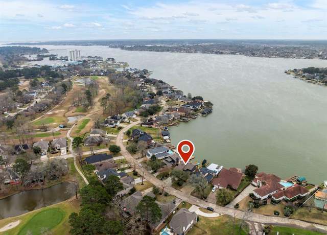 Property at 53 La Costa Dr, Montgomery, TX 77356, 4 beds, 2.5 baths