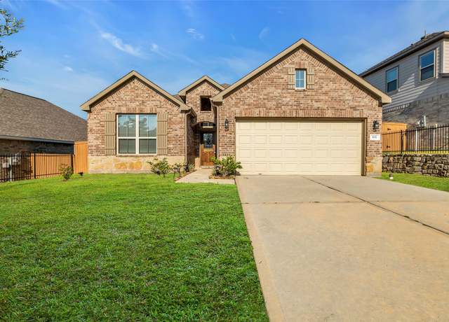 Property at 935 Golden Willow Ln, Conroe, TX 77304, 4 beds, 3 baths