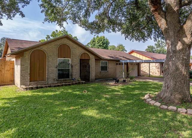 Property at 1405 Sagebrush Trl, Baytown, TX 77521, 3 beds, 2 baths
