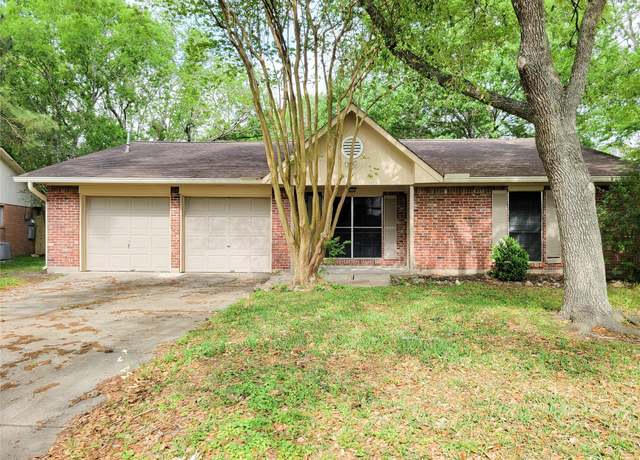 Property at 403 Oak Vista Dr, Friendswood, TX 77546, 3 beds, 2 baths