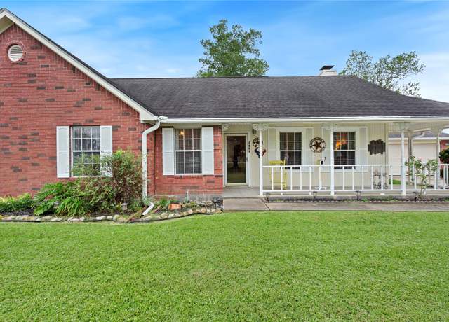 Property at 2804 County Road 719, Alvin, TX 77511, 3 beds, 2 baths