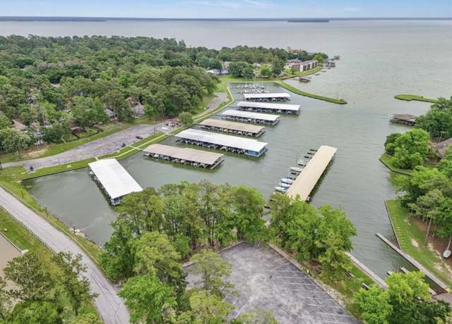 Property at 7 S Royale Greens Dr, Coldspring, TX 77331