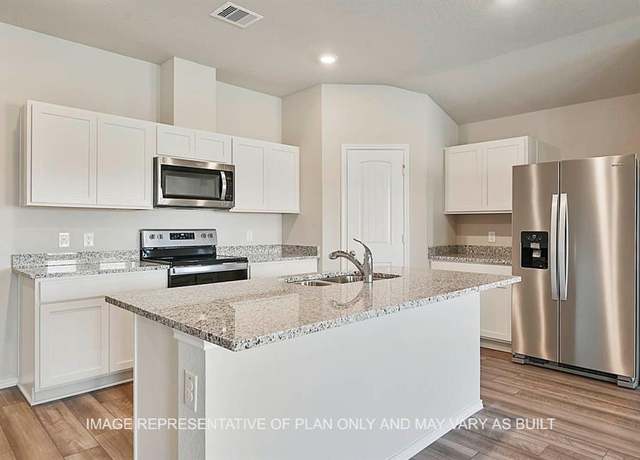 Property at 101 Rockbridge Dr, Huntsville, TX 77340, 4 beds, 2 baths