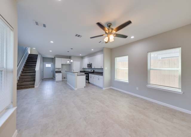Property at 313 De Haven St, Houston, TX 77029, 3 beds, 2.5 baths