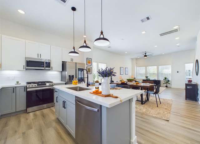 Property at 8321 Springwood Creek Ln, Houston, TX 77055, 3 beds, 3.5 baths