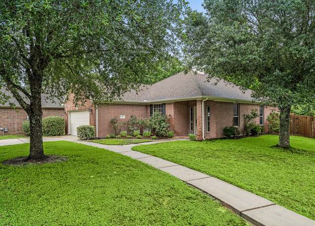 Property at 9214 Hidden Ct, Magnolia, TX 77354, 3 beds, 2 baths