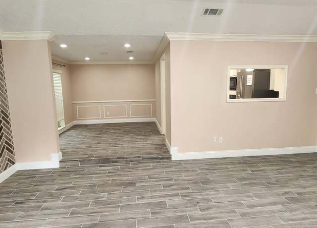Property at 12010 Rocky Knoll Dr, Houston, TX 77077, 4 beds, 2 baths