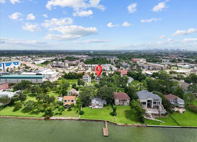 Property at 2922 Seargent St, Seabrook, TX 77586, 4 beds, 2.5 baths