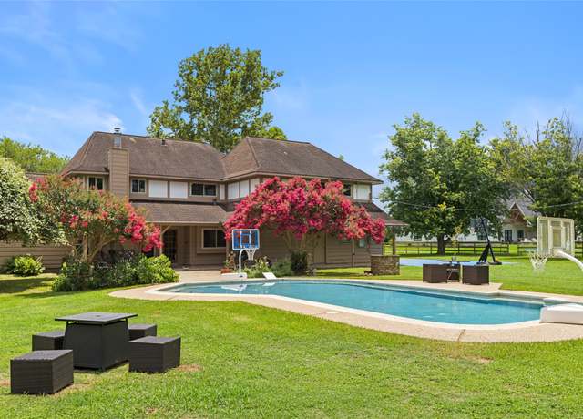 Property at 209 Caleta Cir, Richmond, TX 77406, 5 beds, 3.5 baths