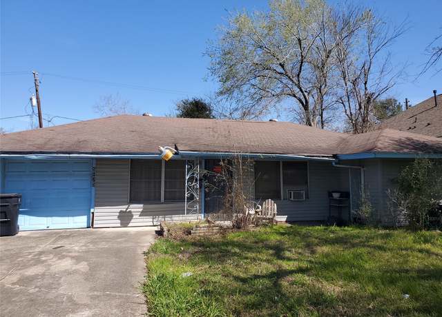 Property at 5823 Lyndhurst Dr, Houston, TX 77033, 3 beds, 1 bath