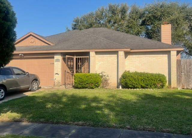 Property at 7023 Lost Thicket Dr, Houston, TX 77085, 3 beds, 2 baths